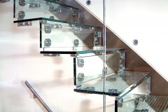 Cantilever Glass Staircase 06s